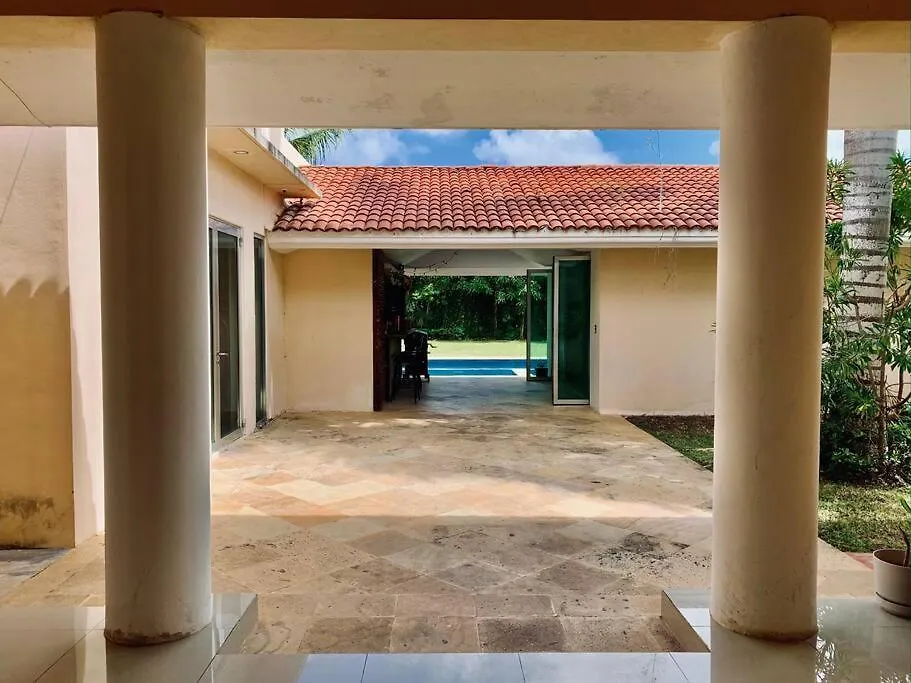 Vila Profile Cancún