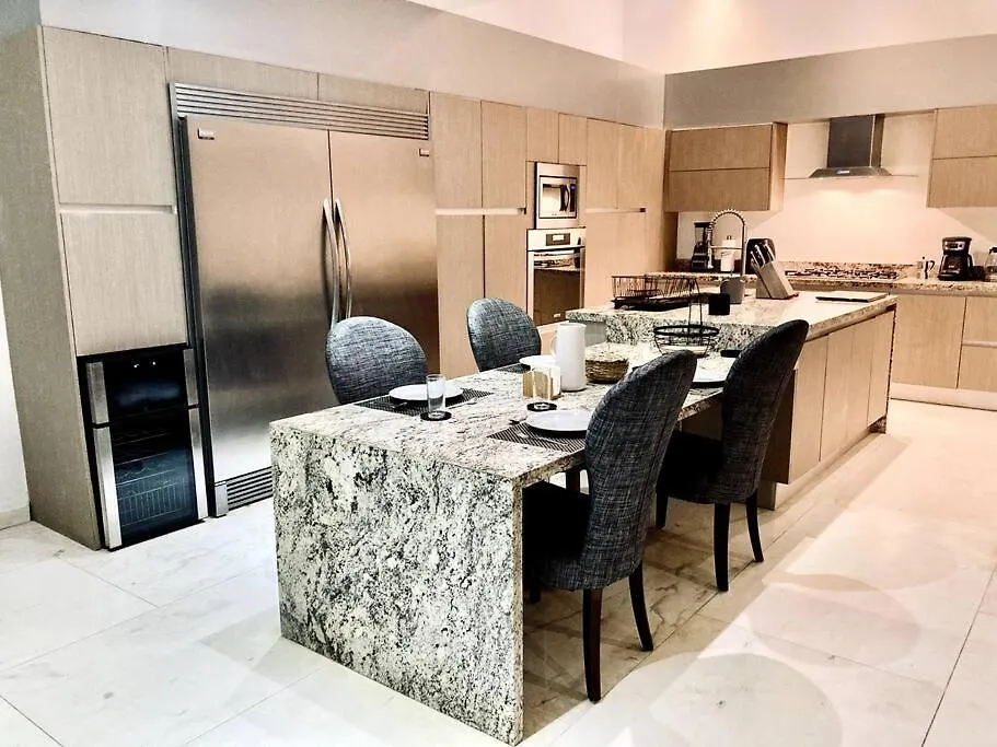 Profile Villa Cancun